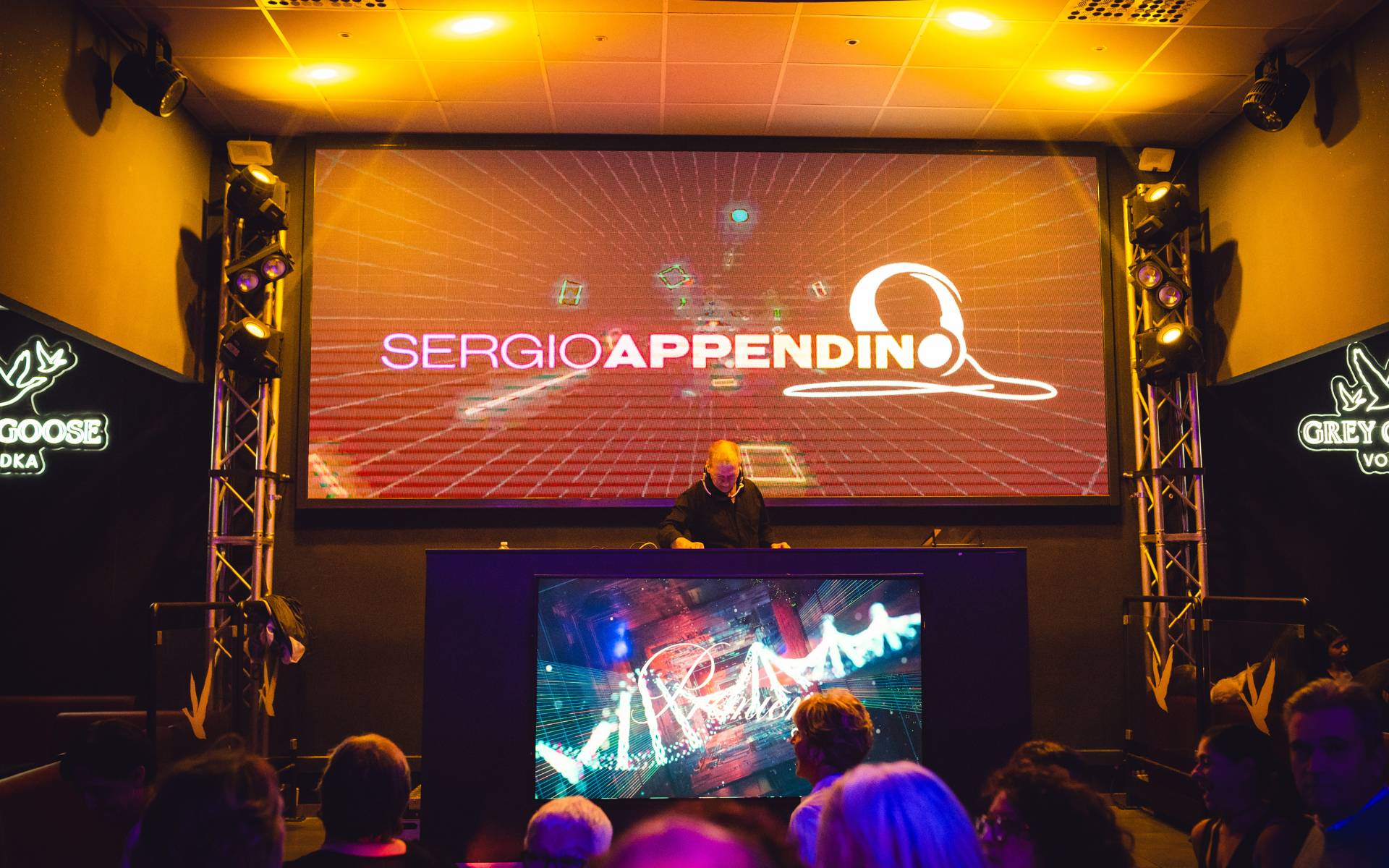 {"type":"elementor","siteurl":"https://premiereclub.it/wp-json/","elements":[{"id":"8d4df6c","elType":"widget","isInner":false,"isLocked":false,"settings":{"carousel":[{"id":1709,"url":"https://premiereclub.it/wp-content/uploads/2024/01/affitto-discoteca-in-piemonte-2.jpg"},{"id":2088,"url":"https://premiereclub.it/wp-content/uploads/2024/04/Premiere-evento-2.jpg"},{"id":1683,"url":"https://premiereclub.it/wp-content/uploads/2024/01/console-e-palco.jpg"}],"thumbnail_size":"full","slides_to_show":"1","image_stretch":"yes","navigation":"none","lazyload":"yes","effect":"fade","image_border_radius":{"unit":"px","top":"20","right":"20","bottom":"20","left":"20","isLinked":true},"pause_on_hover":"no","pause_on_interaction":"no","autoplay_speed":2000,"thumbnail_custom_dimension":{"width":"","height":""},"slides_to_show_tablet":"","slides_to_show_mobile":"","slides_to_scroll":"","slides_to_scroll_tablet":"","slides_to_scroll_mobile":"","navigation_previous_icon":{"value":"","library":""},"navigation_next_icon":{"value":"","library":""},"link_to":"none","link":{"url":"","is_external":"","nofollow":"","custom_attributes":""},"open_lightbox":"default","caption_type":"","view":"traditional","autoplay":"yes","infinite":"yes","speed":500,"direction":"ltr","arrows_position":"inside","arrows_size":{"unit":"px","size":"","sizes":[]},"arrows_color":"","dots_position":"outside","dots_size":{"unit":"px","size":"","sizes":[]},"dots_inactive_color":"","dots_color":"","gallery_vertical_align":"","gallery_vertical_align_tablet":"","gallery_vertical_align_mobile":"","image_spacing":"","image_spacing_custom":{"unit":"px","size":20,"sizes":[]},"image_spacing_custom_tablet":{"unit":"px","size":"","sizes":[]},"image_spacing_custom_mobile":{"unit":"px","size":"","sizes":[]},"image_border_border":"","image_border_width":{"unit":"px","top":"","right":"","bottom":"","left":"","isLinked":true},"image_border_width_tablet":{"unit":"px","top":"","right":"","bottom":"","left":"","isLinked":true},"image_border_width_mobile":{"unit":"px","top":"","right":"","bottom":"","left":"","isLinked":true},"image_border_color":"","image_border_radius_tablet":{"unit":"px","top":"","right":"","bottom":"","left":"","isLinked":true},"image_border_radius_mobile":{"unit":"px","top":"","right":"","bottom":"","left":"","isLinked":true},"caption_align":"center","caption_align_tablet":"","caption_align_mobile":"","caption_text_color":"","caption_typography_typography":"","caption_typography_font_family":"","caption_typography_font_size":{"unit":"px","size":"","sizes":[]},"caption_typography_font_size_tablet":{"unit":"px","size":"","sizes":[]},"caption_typography_font_size_mobile":{"unit":"px","size":"","sizes":[]},"caption_typography_font_weight":"","caption_typography_text_transform":"","caption_typography_font_style":"","caption_typography_text_decoration":"","caption_typography_line_height":{"unit":"px","size":"","sizes":[]},"caption_typography_line_height_tablet":{"unit":"em","size":"","sizes":[]},"caption_typography_line_height_mobile":{"unit":"em","size":"","sizes":[]},"caption_typography_letter_spacing":{"unit":"px","size":"","sizes":[]},"caption_typography_letter_spacing_tablet":{"unit":"px","size":"","sizes":[]},"caption_typography_letter_spacing_mobile":{"unit":"px","size":"","sizes":[]},"caption_typography_word_spacing":{"unit":"px","size":"","sizes":[]},"caption_typography_word_spacing_tablet":{"unit":"em","size":"","sizes":[]},"caption_typography_word_spacing_mobile":{"unit":"em","size":"","sizes":[]},"caption_shadow_text_shadow_type":"","caption_shadow_text_shadow":{"horizontal":0,"vertical":0,"blur":10,"color":"rgba(0,0,0,0.3)"},"_title":"","_margin":{"unit":"px","top":"","right":"","bottom":"","left":"","isLinked":true},"_margin_tablet":{"unit":"px","top":"","right":"","bottom":"","left":"","isLinked":true},"_margin_mobile":{"unit":"px","top":"","right":"","bottom":"","left":"","isLinked":true},"_padding":{"unit":"px","top":"","right":"","bottom":"","left":"","isLinked":true},"_padding_tablet":{"unit":"px","top":"","right":"","bottom":"","left":"","isLinked":true},"_padding_mobile":{"unit":"px","top":"","right":"","bottom":"","left":"","isLinked":true},"_element_width":"","_element_width_tablet":"","_element_width_mobile":"","_element_custom_width":{"unit":"%","size":"","sizes":[]},"_element_custom_width_tablet":{"unit":"px","size":"","sizes":[]},"_element_custom_width_mobile":{"unit":"px","size":"","sizes":[]},"_element_vertical_align":"","_element_vertical_align_tablet":"","_element_vertical_align_mobile":"","_position":"","_offset_orientation_h":"start","_offset_x":{"unit":"px","size":"0","sizes":[]},"_offset_x_tablet":{"unit":"px","size":"","sizes":[]},"_offset_x_mobile":{"unit":"px","size":"","sizes":[]},"_offset_x_end":{"unit":"px","size":"0","sizes":[]},"_offset_x_end_tablet":{"unit":"px","size":"","sizes":[]},"_offset_x_end_mobile":{"unit":"px","size":"","sizes":[]},"_offset_orientation_v":"start","_offset_y":{"unit":"px","size":"0","sizes":[]},"_offset_y_tablet":{"unit":"px","size":"","sizes":[]},"_offset_y_mobile":{"unit":"px","size":"","sizes":[]},"_offset_y_end":{"unit":"px","size":"0","sizes":[]},"_offset_y_end_tablet":{"unit":"px","size":"","sizes":[]},"_offset_y_end_mobile":{"unit":"px","size":"","sizes":[]},"_z_index":"","_z_index_tablet":"","_z_index_mobile":"","_element_id":"","_css_classes":"","motion_fx_motion_fx_scrolling":"","motion_fx_translateY_effect":"","motion_fx_translateY_direction":"","motion_fx_translateY_speed":{"unit":"px","size":4,"sizes":[]},"motion_fx_translateY_affectedRange":{"unit":"%","size":"","sizes":{"start":0,"end":100}},"motion_fx_translateX_effect":"","motion_fx_translateX_direction":"","motion_fx_translateX_speed":{"unit":"px","size":4,"sizes":[]},"motion_fx_translateX_affectedRange":{"unit":"%","size":"","sizes":{"start":0,"end":100}},"motion_fx_opacity_effect":"","motion_fx_opacity_direction":"out-in","motion_fx_opacity_level":{"unit":"px","size":10,"sizes":[]},"motion_fx_opacity_range":{"unit":"%","size":"","sizes":{"start":20,"end":80}},"motion_fx_blur_effect":"","motion_fx_blur_direction":"out-in","motion_fx_blur_level":{"unit":"px","size":7,"sizes":[]},"motion_fx_blur_range":{"unit":"%","size":"","sizes":{"start":20,"end":80}},"motion_fx_rotateZ_effect":"","motion_fx_rotateZ_direction":"","motion_fx_rotateZ_speed":{"unit":"px","size":1,"sizes":[]},"motion_fx_rotateZ_affectedRange":{"unit":"%","size":"","sizes":{"start":0,"end":100}},"motion_fx_scale_effect":"","motion_fx_scale_direction":"out-in","motion_fx_scale_speed":{"unit":"px","size":4,"sizes":[]},"motion_fx_scale_range":{"unit":"%","size":"","sizes":{"start":20,"end":80}},"motion_fx_transform_origin_x":"center","motion_fx_transform_origin_y":"center","motion_fx_devices":["desktop","tablet","mobile"],"motion_fx_range":"","motion_fx_motion_fx_mouse":"","motion_fx_mouseTrack_effect":"","motion_fx_mouseTrack_direction":"","motion_fx_mouseTrack_speed":{"unit":"px","size":1,"sizes":[]},"motion_fx_tilt_effect":"","motion_fx_tilt_direction":"","motion_fx_tilt_speed":{"unit":"px","size":4,"sizes":[]},"sticky":"","sticky_on":["desktop","tablet","mobile"],"sticky_offset":0,"sticky_offset_tablet":"","sticky_offset_mobile":"","sticky_effects_offset":0,"sticky_effects_offset_tablet":"","sticky_effects_offset_mobile":"","sticky_parent":"","_animation":"","_animation_tablet":"","_animation_mobile":"","animation_duration":"","_animation_delay":"","_transform_rotate_popover":"","_transform_rotateZ_effect":{"unit":"px","size":"","sizes":[]},"_transform_rotateZ_effect_tablet":{"unit":"deg","size":"","sizes":[]},"_transform_rotateZ_effect_mobile":{"unit":"deg","size":"","sizes":[]},"_transform_rotate_3d":"","_transform_rotateX_effect":{"unit":"px","size":"","sizes":[]},"_transform_rotateX_effect_tablet":{"unit":"deg","size":"","sizes":[]},"_transform_rotateX_effect_mobile":{"unit":"deg","size":"","sizes":[]},"_transform_rotateY_effect":{"unit":"px","size":"","sizes":[]},"_transform_rotateY_effect_tablet":{"unit":"deg","size":"","sizes":[]},"_transform_rotateY_effect_mobile":{"unit":"deg","size":"","sizes":[]},"_transform_perspective_effect":{"unit":"px","size":"","sizes":[]},"_transform_perspective_effect_tablet":{"unit":"px","size":"","sizes":[]},"_transform_perspective_effect_mobile":{"unit":"px","size":"","sizes":[]},"_transform_translate_popover":"","_transform_translateX_effect":{"unit":"px","size":"","sizes":[]},"_transform_translateX_effect_tablet":{"unit":"px","size":"","sizes":[]},"_transform_translateX_effect_mobile":{"unit":"px","size":"","sizes":[]},"_transform_translateY_effect":{"unit":"px","size":"","sizes":[]},"_transform_translateY_effect_tablet":{"unit":"px","size":"","sizes":[]},"_transform_translateY_effect_mobile":{"unit":"px","size":"","sizes":[]},"_transform_scale_popover":"","_transform_keep_proportions":"yes","_transform_scale_effect":{"unit":"px","size":"","sizes":[]},"_transform_scale_effect_tablet":{"unit":"px","size":"","sizes":[]},"_transform_scale_effect_mobile":{"unit":"px","size":"","sizes":[]},"_transform_scaleX_effect":{"unit":"px","size":"","sizes":[]},"_transform_scaleX_effect_tablet":{"unit":"px","size":"","sizes":[]},"_transform_scaleX_effect_mobile":{"unit":"px","size":"","sizes":[]},"_transform_scaleY_effect":{"unit":"px","size":"","sizes":[]},"_transform_scaleY_effect_tablet":{"unit":"px","size":"","sizes":[]},"_transform_scaleY_effect_mobile":{"unit":"px","size":"","sizes":[]},"_transform_skew_popover":"","_transform_skewX_effect":{"unit":"px","size":"","sizes":[]},"_transform_skewX_effect_tablet":{"unit":"deg","size":"","sizes":[]},"_transform_skewX_effect_mobile":{"unit":"deg","size":"","sizes":[]},"_transform_skewY_effect":{"unit":"px","size":"","sizes":[]},"_transform_skewY_effect_tablet":{"unit":"deg","size":"","sizes":[]},"_transform_skewY_effect_mobile":{"unit":"deg","size":"","sizes":[]},"_transform_flipX_effect":"","_transform_flipY_effect":"","_transform_rotate_popover_hover":"","_transform_rotateZ_effect_hover":{"unit":"px","size":"","sizes":[]},"_transform_rotateZ_effect_hover_tablet":{"unit":"deg","size":"","sizes":[]},"_transform_rotateZ_effect_hover_mobile":{"unit":"deg","size":"","sizes":[]},"_transform_rotate_3d_hover":"","_transform_rotateX_effect_hover":{"unit":"px","size":"","sizes":[]},"_transform_rotateX_effect_hover_tablet":{"unit":"deg","size":"","sizes":[]},"_transform_rotateX_effect_hover_mobile":{"unit":"deg","size":"","sizes":[]},"_transform_rotateY_effect_hover":{"unit":"px","size":"","sizes":[]},"_transform_rotateY_effect_hover_tablet":{"unit":"deg","size":"","sizes":[]},"_transform_rotateY_effect_hover_mobile":{"unit":"deg","size":"","sizes":[]},"_transform_perspective_effect_hover":{"unit":"px","size":"","sizes":[]},"_transform_perspective_effect_hover_tablet":{"unit":"px","size":"","sizes":[]},"_transform_perspective_effect_hover_mobile":{"unit":"px","size":"","sizes":[]},"_transform_translate_popover_hover":"","_transform_translateX_effect_hover":{"unit":"px","size":"","sizes":[]},"_transform_translateX_effect_hover_tablet":{"unit":"px","size":"","sizes":[]},"_transform_translateX_effect_hover_mobile":{"unit":"px","size":"","sizes":[]},"_transform_translateY_effect_hover":{"unit":"px","size":"","sizes":[]},"_transform_translateY_effect_hover_tablet":{"unit":"px","size":"","sizes":[]},"_transform_translateY_effect_hover_mobile":{"unit":"px","size":"","sizes":[]},"_transform_scale_popover_hover":"","_transform_keep_proportions_hover":"yes","_transform_scale_effect_hover":{"unit":"px","size":"","sizes":[]},"_transform_scale_effect_hover_tablet":{"unit":"px","size":"","sizes":[]},"_transform_scale_effect_hover_mobile":{"unit":"px","size":"","sizes":[]},"_transform_scaleX_effect_hover":{"unit":"px","size":"","sizes":[]},"_transform_scaleX_effect_hover_tablet":{"unit":"px","size":"","sizes":[]},"_transform_scaleX_effect_hover_mobile":{"unit":"px","size":"","sizes":[]},"_transform_scaleY_effect_hover":{"unit":"px","size":"","sizes":[]},"_transform_scaleY_effect_hover_tablet":{"unit":"px","size":"","sizes":[]},"_transform_scaleY_effect_hover_mobile":{"unit":"px","size":"","sizes":[]},"_transform_skew_popover_hover":"","_transform_skewX_effect_hover":{"unit":"px","size":"","sizes":[]},"_transform_skewX_effect_hover_tablet":{"unit":"deg","size":"","sizes":[]},"_transform_skewX_effect_hover_mobile":{"unit":"deg","size":"","sizes":[]},"_transform_skewY_effect_hover":{"unit":"px","size":"","sizes":[]},"_transform_skewY_effect_hover_tablet":{"unit":"deg","size":"","sizes":[]},"_transform_skewY_effect_hover_mobile":{"unit":"deg","size":"","sizes":[]},"_transform_flipX_effect_hover":"","_transform_flipY_effect_hover":"","_transform_transition_hover":{"unit":"px","size":"","sizes":[]},"motion_fx_transform_x_anchor_point":"","motion_fx_transform_x_anchor_point_tablet":"","motion_fx_transform_x_anchor_point_mobile":"","motion_fx_transform_y_anchor_point":"","motion_fx_transform_y_anchor_point_tablet":"","motion_fx_transform_y_anchor_point_mobile":"","_background_background":"","_background_color":"","_background_color_stop":{"unit":"%","size":0,"sizes":[]},"_background_color_b":"#f2295b","_background_color_b_stop":{"unit":"%","size":100,"sizes":[]},"_background_gradient_type":"linear","_background_gradient_angle":{"unit":"deg","size":180,"sizes":[]},"_background_gradient_position":"center center","_background_image":{"url":"","id":"","size":""},"_background_image_tablet":{"url":"","id":"","size":""},"_background_image_mobile":{"url":"","id":"","size":""},"_background_position":"","_background_position_tablet":"","_background_position_mobile":"","_background_xpos":{"unit":"px","size":0,"sizes":[]},"_background_xpos_tablet":{"unit":"px","size":0,"sizes":[]},"_background_xpos_mobile":{"unit":"px","size":0,"sizes":[]},"_background_ypos":{"unit":"px","size":0,"sizes":[]},"_background_ypos_tablet":{"unit":"px","size":0,"sizes":[]},"_background_ypos_mobile":{"unit":"px","size":0,"sizes":[]},"_background_attachment":"","_background_repeat":"","_background_repeat_tablet":"","_background_repeat_mobile":"","_background_size":"","_background_size_tablet":"","_background_size_mobile":"","_background_bg_width":{"unit":"%","size":100,"sizes":[]},"_background_bg_width_tablet":{"unit":"px","size":"","sizes":[]},"_background_bg_width_mobile":{"unit":"px","size":"","sizes":[]},"_background_video_link":"","_background_video_start":"","_background_video_end":"","_background_play_once":"","_background_play_on_mobile":"","_background_privacy_mode":"","_background_video_fallback":{"url":"","id":"","size":""},"_background_slideshow_gallery":[],"_background_slideshow_loop":"yes","_background_slideshow_slide_duration":5000,"_background_slideshow_slide_transition":"fade","_background_slideshow_transition_duration":500,"_background_slideshow_background_size":"","_background_slideshow_background_size_tablet":"","_background_slideshow_background_size_mobile":"","_background_slideshow_background_position":"","_background_slideshow_background_position_tablet":"","_background_slideshow_background_position_mobile":"","_background_slideshow_lazyload":"","_background_slideshow_ken_burns":"","_background_slideshow_ken_burns_zoom_direction":"in","_background_hover_background":"","_background_hover_color":"","_background_hover_color_stop":{"unit":"%","size":0,"sizes":[]},"_background_hover_color_b":"#f2295b","_background_hover_color_b_stop":{"unit":"%","size":100,"sizes":[]},"_background_hover_gradient_type":"linear","_background_hover_gradient_angle":{"unit":"deg","size":180,"sizes":[]},"_background_hover_gradient_position":"center center","_background_hover_image":{"url":"","id":"","size":""},"_background_hover_image_tablet":{"url":"","id":"","size":""},"_background_hover_image_mobile":{"url":"","id":"","size":""},"_background_hover_position":"","_background_hover_position_tablet":"","_background_hover_position_mobile":"","_background_hover_xpos":{"unit":"px","size":0,"sizes":[]},"_background_hover_xpos_tablet":{"unit":"px","size":0,"sizes":[]},"_background_hover_xpos_mobile":{"unit":"px","size":0,"sizes":[]},"_background_hover_ypos":{"unit":"px","size":0,"sizes":[]},"_background_hover_ypos_tablet":{"unit":"px","size":0,"sizes":[]},"_background_hover_ypos_mobile":{"unit":"px","size":0,"sizes":[]},"_background_hover_attachment":"","_background_hover_repeat":"","_background_hover_repeat_tablet":"","_background_hover_repeat_mobile":"","_background_hover_size":"","_background_hover_size_tablet":"","_background_hover_size_mobile":"","_background_hover_bg_width":{"unit":"%","size":100,"sizes":[]},"_background_hover_bg_width_tablet":{"unit":"px","size":"","sizes":[]},"_background_hover_bg_width_mobile":{"unit":"px","size":"","sizes":[]},"_background_hover_video_link":"","_background_hover_video_start":"","_background_hover_video_end":"","_background_hover_play_once":"","_background_hover_play_on_mobile":"","_background_hover_privacy_mode":"","_background_hover_video_fallback":{"url":"","id":"","size":""},"_background_hover_slideshow_gallery":[],"_background_hover_slideshow_loop":"yes","_background_hover_slideshow_slide_duration":5000,"_background_hover_slideshow_slide_transition":"fade","_background_hover_slideshow_transition_duration":500,"_background_hover_slideshow_background_size":"","_background_hover_slideshow_background_size_tablet":"","_background_hover_slideshow_background_size_mobile":"","_background_hover_slideshow_background_position":"","_background_hover_slideshow_background_position_tablet":"","_background_hover_slideshow_background_position_mobile":"","_background_hover_slideshow_lazyload":"","_background_hover_slideshow_ken_burns":"","_background_hover_slideshow_ken_burns_zoom_direction":"in","_background_hover_transition":{"unit":"px","size":"","sizes":[]},"_border_border":"","_border_width":{"unit":"px","top":"","right":"","bottom":"","left":"","isLinked":true},"_border_width_tablet":{"unit":"px","top":"","right":"","bottom":"","left":"","isLinked":true},"_border_width_mobile":{"unit":"px","top":"","right":"","bottom":"","left":"","isLinked":true},"_border_color":"","_border_radius":{"unit":"px","top":"","right":"","bottom":"","left":"","isLinked":true},"_border_radius_tablet":{"unit":"px","top":"","right":"","bottom":"","left":"","isLinked":true},"_border_radius_mobile":{"unit":"px","top":"","right":"","bottom":"","left":"","isLinked":true},"_box_shadow_box_shadow_type":"","_box_shadow_box_shadow":{"horizontal":0,"vertical":0,"blur":10,"spread":0,"color":"rgba(0,0,0,0.5)"},"_box_shadow_box_shadow_position":" ","_border_hover_border":"","_border_hover_width":{"unit":"px","top":"","right":"","bottom":"","left":"","isLinked":true},"_border_hover_width_tablet":{"unit":"px","top":"","right":"","bottom":"","left":"","isLinked":true},"_border_hover_width_mobile":{"unit":"px","top":"","right":"","bottom":"","left":"","isLinked":true},"_border_hover_color":"","_border_radius_hover":{"unit":"px","top":"","right":"","bottom":"","left":"","isLinked":true},"_border_radius_hover_tablet":{"unit":"px","top":"","right":"","bottom":"","left":"","isLinked":true},"_border_radius_hover_mobile":{"unit":"px","top":"","right":"","bottom":"","left":"","isLinked":true},"_box_shadow_hover_box_shadow_type":"","_box_shadow_hover_box_shadow":{"horizontal":0,"vertical":0,"blur":10,"spread":0,"color":"rgba(0,0,0,0.5)"},"_box_shadow_hover_box_shadow_position":" ","_border_hover_transition":{"unit":"px","size":"","sizes":[]},"_mask_switch":"","_mask_shape":"circle","_mask_image":{"url":"","id":"","size":""},"_mask_notice":"","_mask_size":"contain","_mask_size_tablet":"","_mask_size_mobile":"","_mask_size_scale":{"unit":"%","size":100,"sizes":[]},"_mask_size_scale_tablet":{"unit":"px","size":"","sizes":[]},"_mask_size_scale_mobile":{"unit":"px","size":"","sizes":[]},"_mask_position":"center center","_mask_position_tablet":"","_mask_position_mobile":"","_mask_position_x":{"unit":"%","size":0,"sizes":[]},"_mask_position_x_tablet":{"unit":"px","size":"","sizes":[]},"_mask_position_x_mobile":{"unit":"px","size":"","sizes":[]},"_mask_position_y":{"unit":"%","size":0,"sizes":[]},"_mask_position_y_tablet":{"unit":"px","size":"","sizes":[]},"_mask_position_y_mobile":{"unit":"px","size":"","sizes":[]},"_mask_repeat":"no-repeat","_mask_repeat_tablet":"","_mask_repeat_mobile":"","hide_desktop":"","hide_tablet":"","hide_mobile":"","_attributes":"","custom_css":""},"defaultEditSettings":{"defaultEditRoute":"content"},"elements":[],"widgetType":"image-carousel","htmlCache":"\t\t\n\t\t\t\t\t\n\t\t\t\n\t\t\t\t\t\t\t\t\t\t\t\n\t\t\t\t\t\t\t\n\t\t\t\t\t\t\t\t\t\n\t\t\t\t\n\t\t","editSettings":{"defaultEditRoute":"content","panel":{"activeTab":"content","activeSection":"section_image_carousel"}}}]}